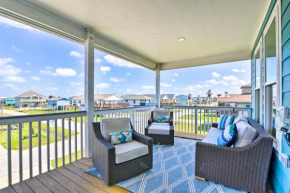 Walk to Sea Isle Beach Retreat with Deck and Patio!
